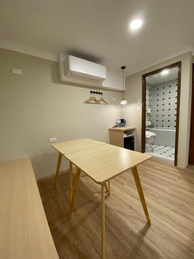 Yoshi Hotel - Tainan Station Branch Exterior photo