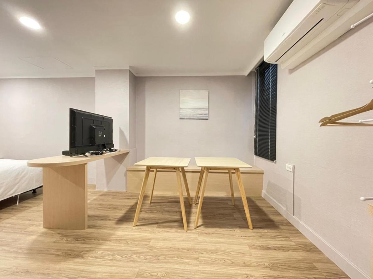 Yoshi Hotel - Tainan Station Branch Exterior photo