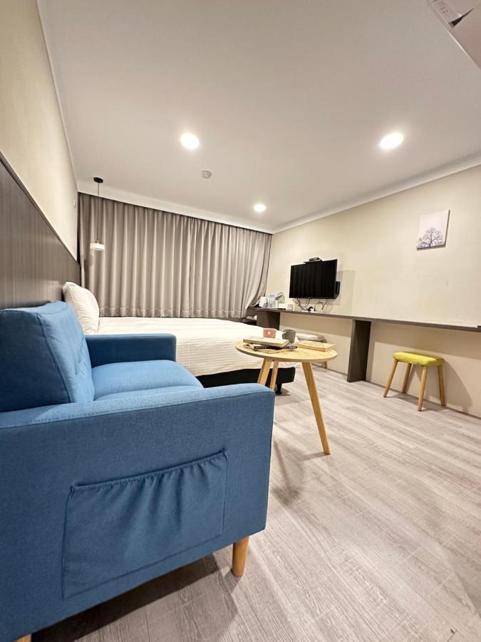 Yoshi Hotel - Tainan Station Branch Exterior photo
