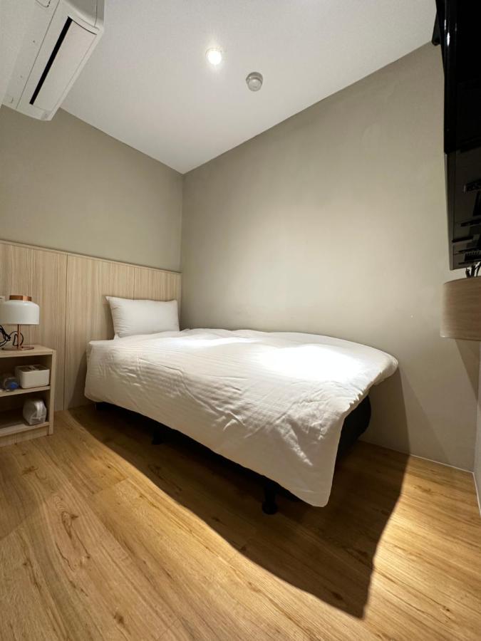 Yoshi Hotel - Tainan Station Branch Exterior photo